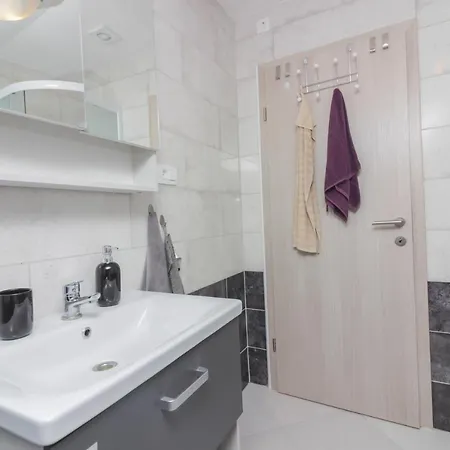 公寓 Luxury Eva 扎达尔