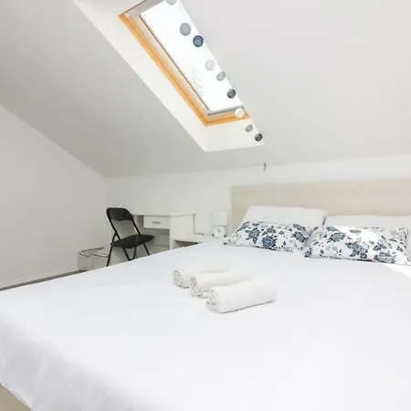 公寓 Luxury Eva 扎达尔